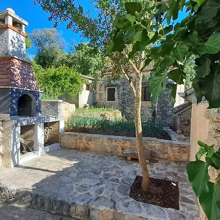 Gostinjska kuća Kuca Za Odmor Dobrila 4*